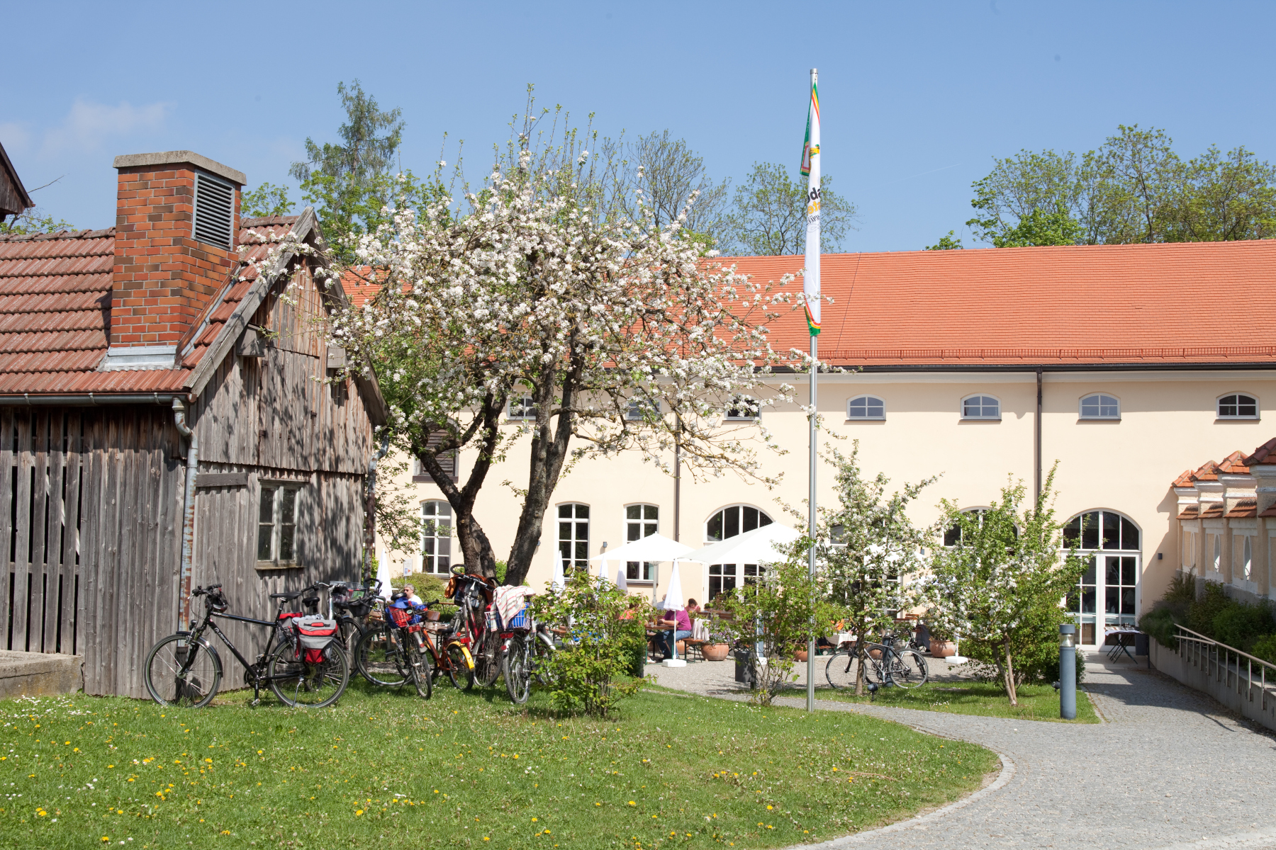 Biergarten Kloster Holzen