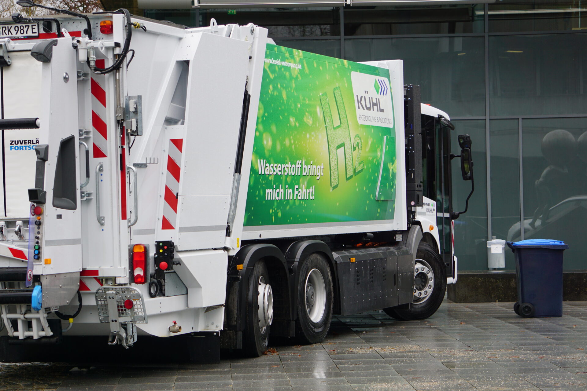 Erster Müllwagen mit Brennstoffzellensystem im Wirtschaftraum A³