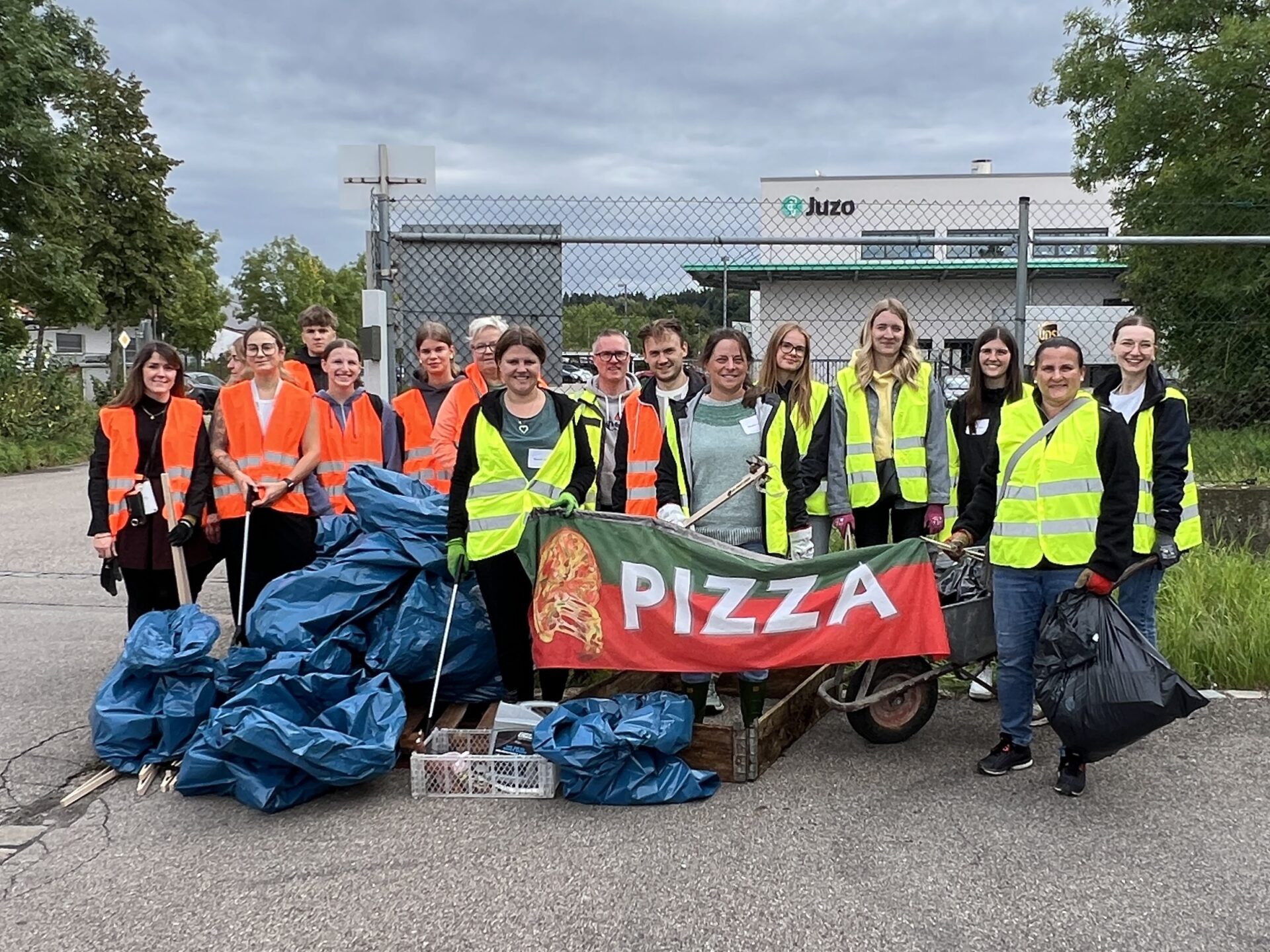 Gruppenfoto CleanUp Day 2025