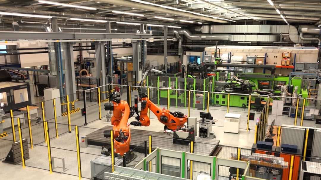 Blick in den KI-Erlebnisraum Halle 43